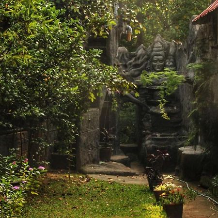 ホテル Kalpadiyil Balarampuram エクステリア 写真