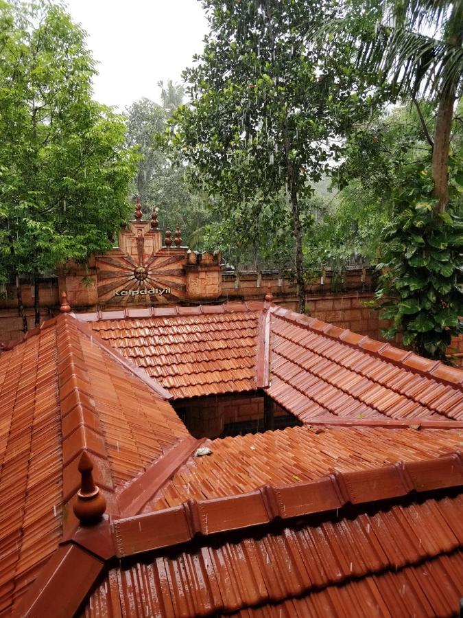 ホテル Kalpadiyil Balarampuram エクステリア 写真